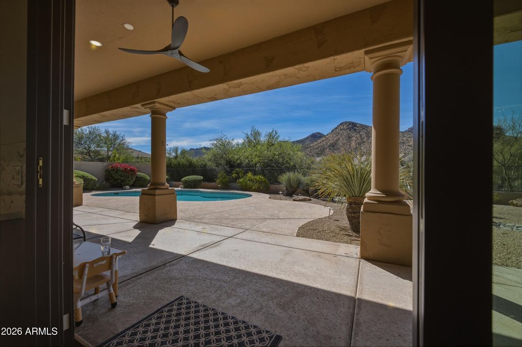 Image 18 of property listing at 11789 E Parkview Lane, Scottsdale, AZ 85255