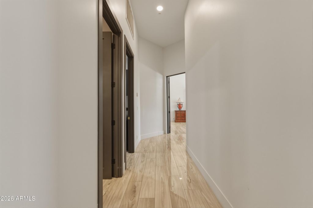 Image 19 of property listing at 11789 E Parkview Lane, Scottsdale, AZ 85255