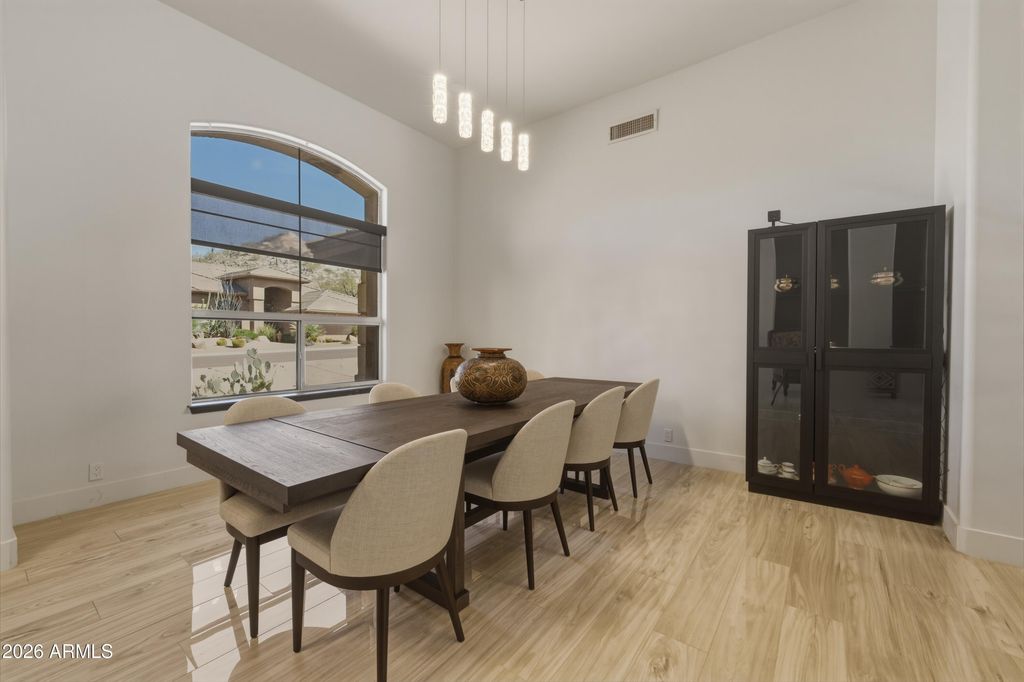 Image 2 of property listing at 11789 E Parkview Lane, Scottsdale, AZ 85255