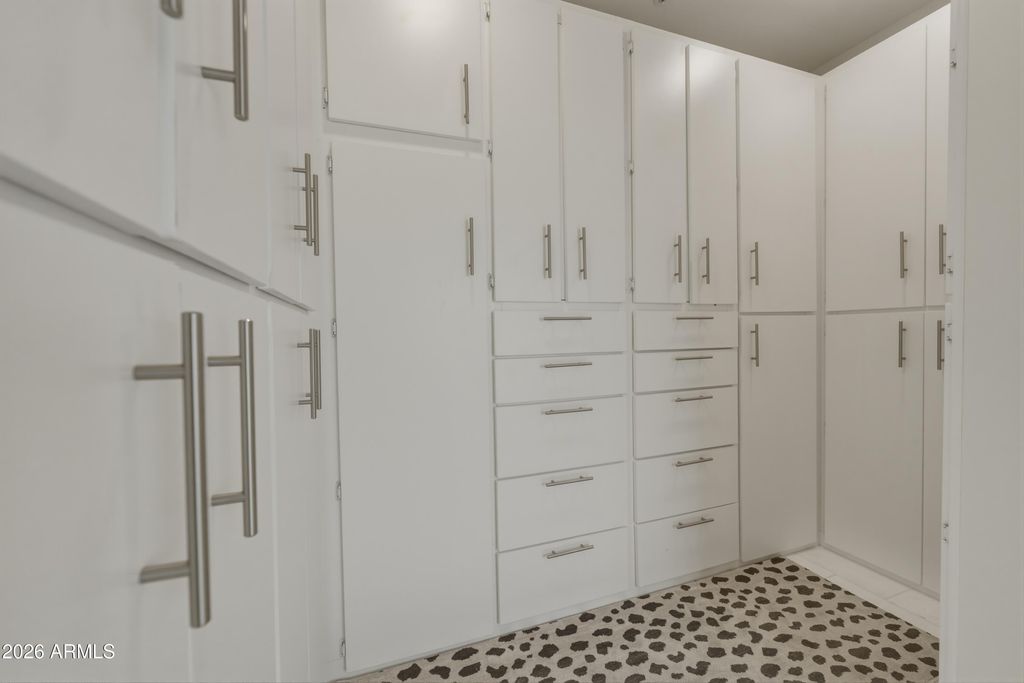 Image 23 of property listing at 11789 E Parkview Lane, Scottsdale, AZ 85255