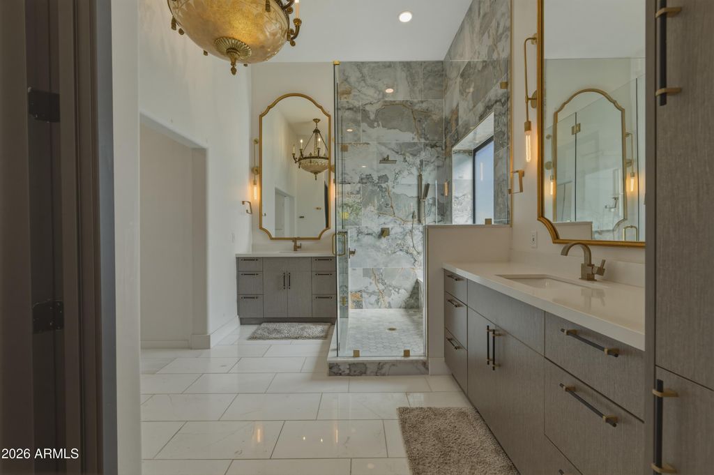 Image 25 of property listing at 11789 E Parkview Lane, Scottsdale, AZ 85255