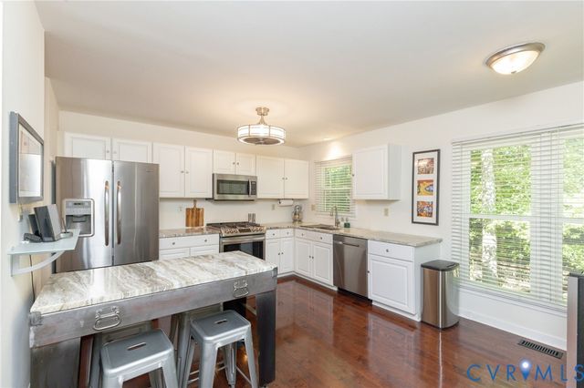14305 Woods Walk Ln, Midlothian, VA 23112