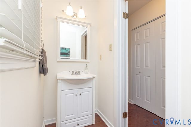 14305 Woods Walk Ln, Midlothian, VA 23112