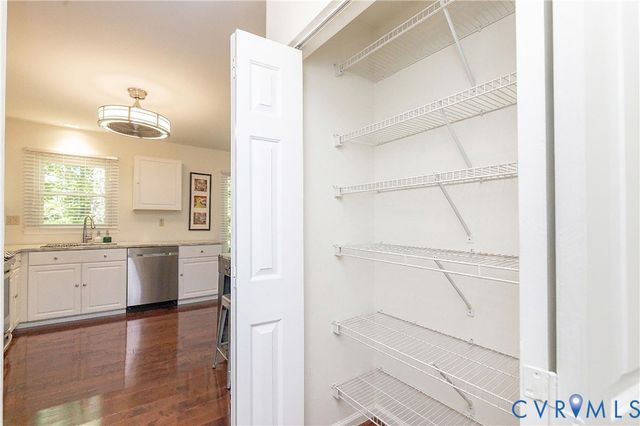 14305 Woods Walk Ln, Midlothian, VA 23112