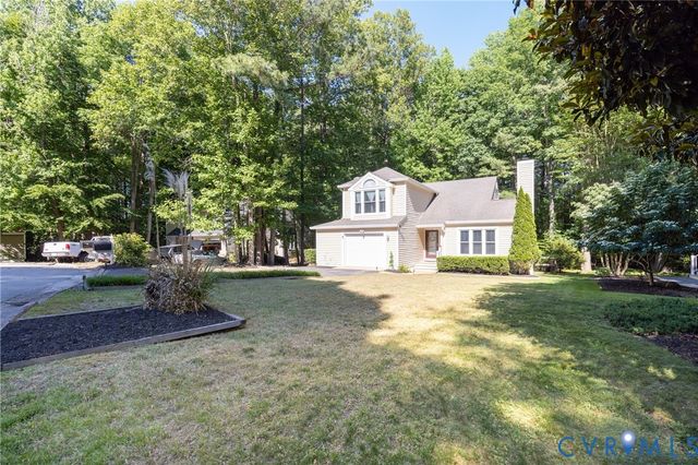 14305 Woods Walk Ln, Midlothian, VA 23112