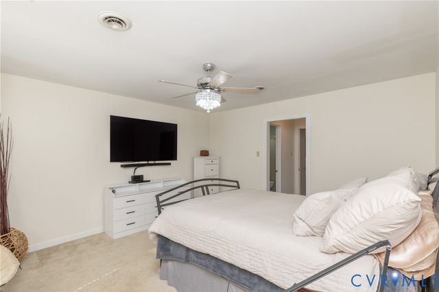 14305 Woods Walk Ln, Midlothian, VA 23112