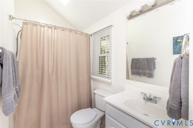 14305 Woods Walk Ln, Midlothian, VA 23112