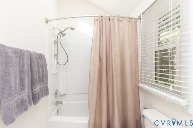 14305 Woods Walk Ln, Midlothian, VA 23112