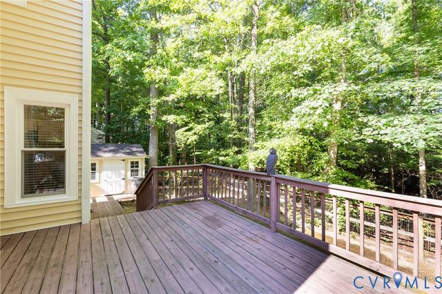 14305 Woods Walk Ln, Midlothian, VA 23112