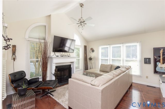 14305 Woods Walk Ln, Midlothian, VA 23112