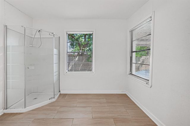 1504 Lawrence Avenue, Pasadena, TX 77506