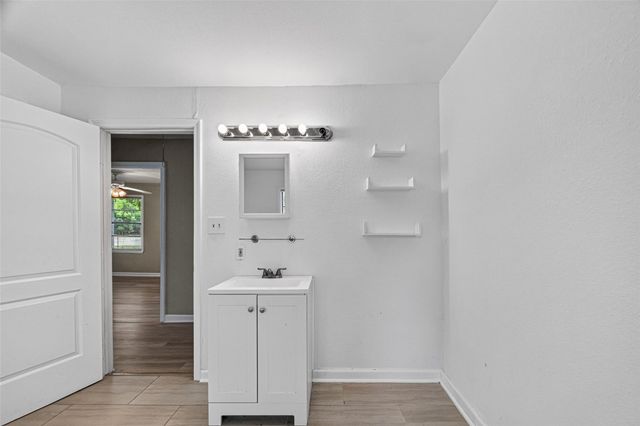 1504 Lawrence Avenue, Pasadena, TX 77506