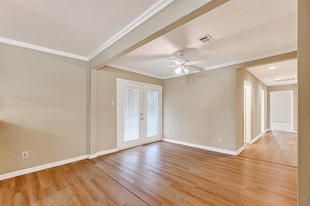 1504 Lawrence Avenue, Pasadena, TX 77506