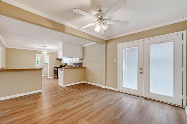 1504 Lawrence Avenue, Pasadena, TX 77506