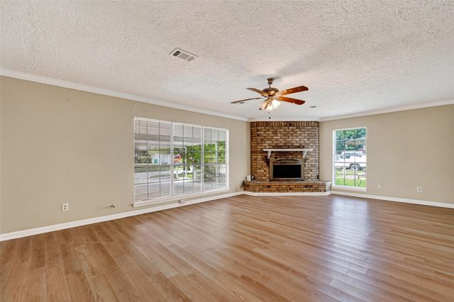 1504 Lawrence Avenue, Pasadena, TX 77506