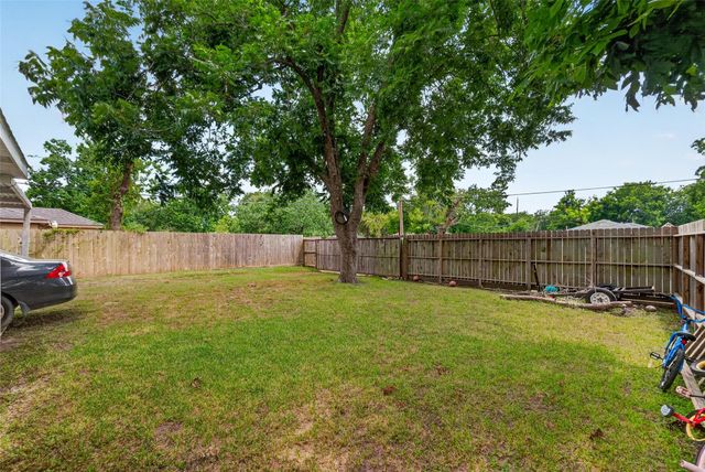 1504 Lawrence Avenue, Pasadena, TX 77506