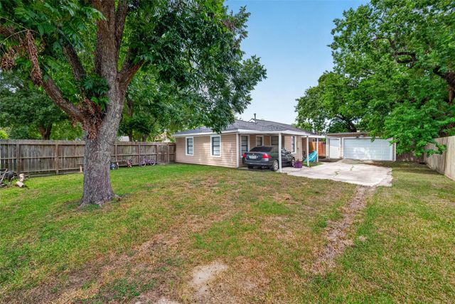 1504 Lawrence Avenue, Pasadena, TX 77506