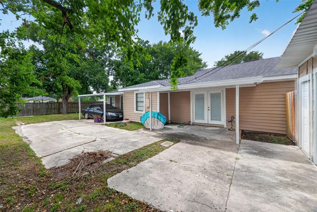 1504 Lawrence Avenue, Pasadena, TX 77506