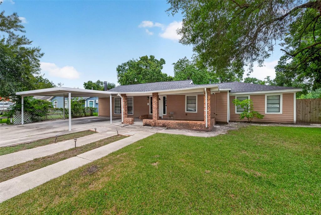 1504 Lawrence Avenue, Pasadena, TX 77506