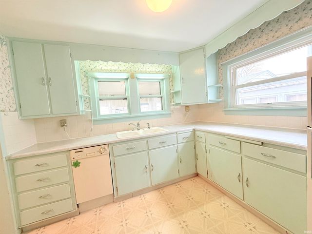 1640 W Spencer Avenue, Marion, IN 46952