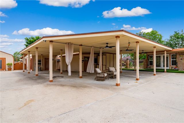 2519 Countiss Dr, Corpus Christi, TX 78410