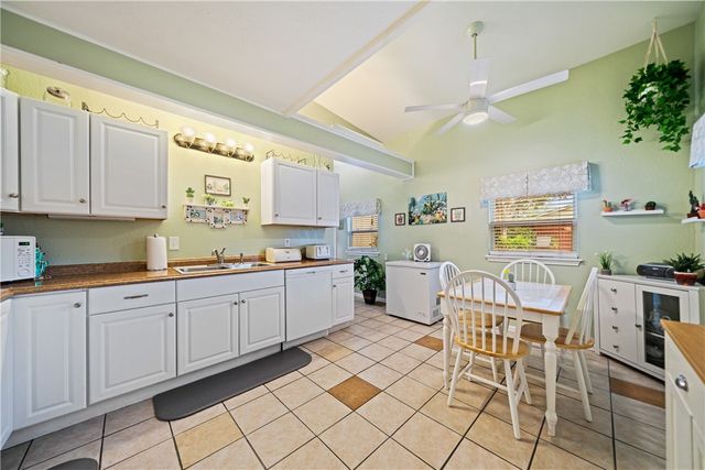 2519 Countiss Dr, Corpus Christi, TX 78410