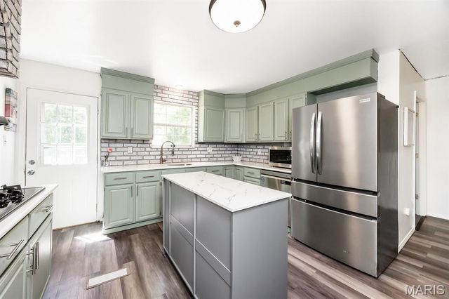 41 Highwood Road, Belleville, IL 62223