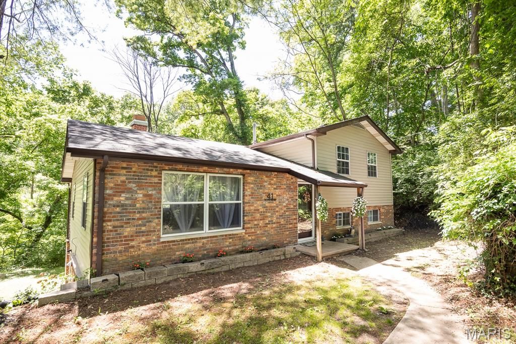 41 Highwood Road, Belleville, IL 62223