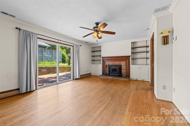 21 Hamburg Drive, Weaverville, NC 28787