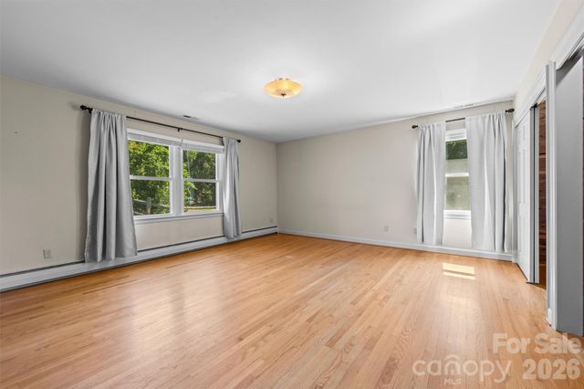 21 Hamburg Drive, Weaverville, NC 28787