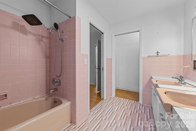 21 Hamburg Drive, Weaverville, NC 28787