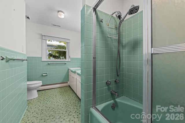 21 Hamburg Drive, Weaverville, NC 28787