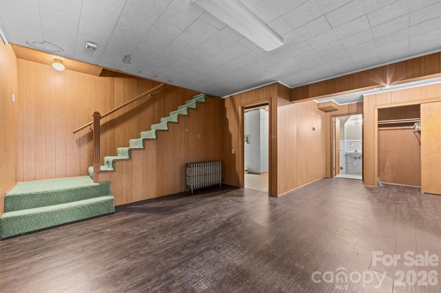 21 Hamburg Drive, Weaverville, NC 28787