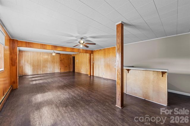 21 Hamburg Drive, Weaverville, NC 28787