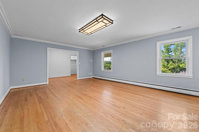 21 Hamburg Drive, Weaverville, NC 28787