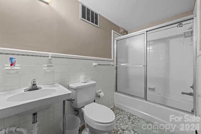 21 Hamburg Drive, Weaverville, NC 28787