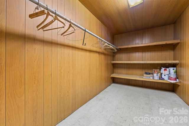 21 Hamburg Drive, Weaverville, NC 28787