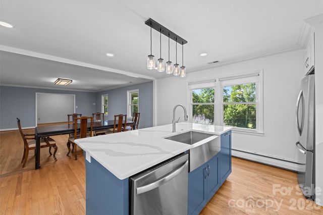 21 Hamburg Drive, Weaverville, NC 28787