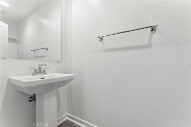 28649 Jardineras Drive, Valencia, CA 91354