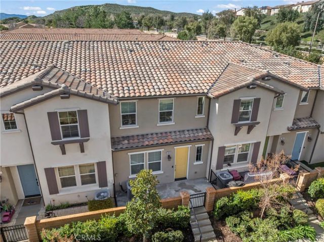 28649 Jardineras Drive, Valencia, CA 91354