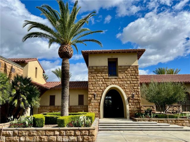 28649 Jardineras Drive, Valencia, CA 91354