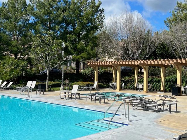 28649 Jardineras Drive, Valencia, CA 91354