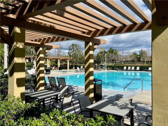 28649 Jardineras Drive, Valencia, CA 91354