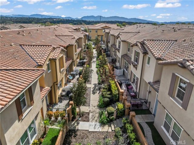 28649 Jardineras Drive, Valencia, CA 91354