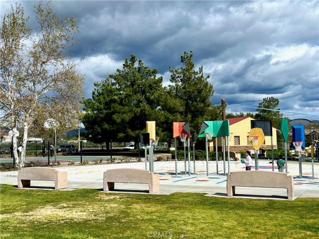 28649 Jardineras Drive, Valencia, CA 91354