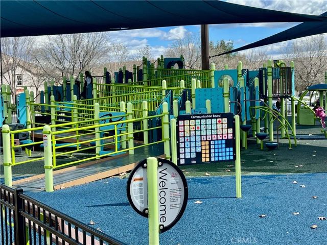 28649 Jardineras Drive, Valencia, CA 91354