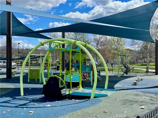 28649 Jardineras Drive, Valencia, CA 91354