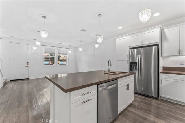 28649 Jardineras Drive, Valencia, CA 91354