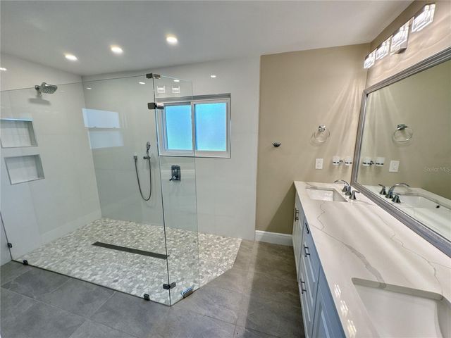 3174 57TH AVENUE CIRCLE E, Bradenton, FL 34203