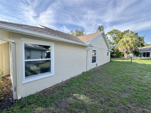 3174 57TH AVENUE CIRCLE E, Bradenton, FL 34203